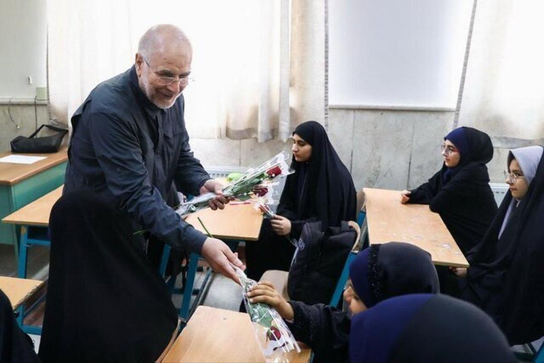 حضور قالیباف در مدرسه دخترانه فاطمیون تهران