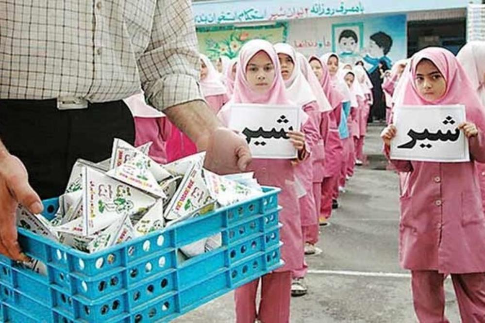 معاون بهداشت: امسال شیر در مدارس ابتدایی توزیع می شود