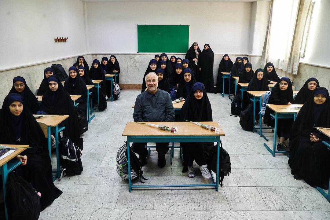 حضور دکتر قالیباف در مدرسه دخترانه فاطمیون تهران به مناسبت آغاز سال تحصیلی جدید