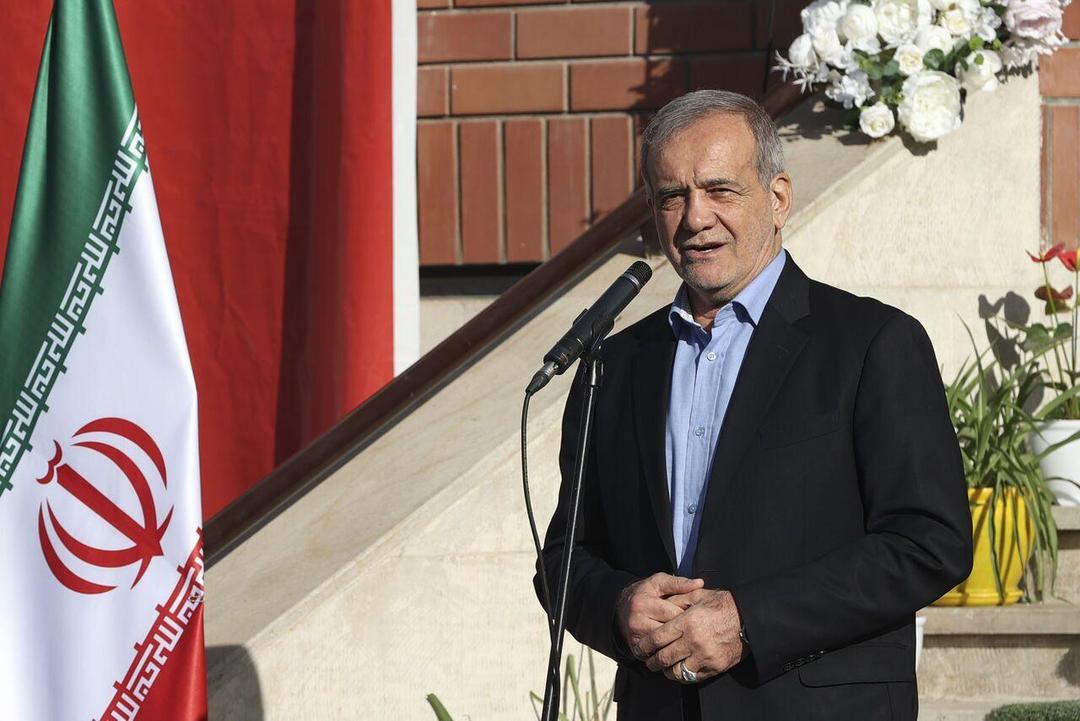پزشکیان: شما دانش‌آموزان طلا هستید، معلمان باید طلایی که در درون شماست را استخراج کنند