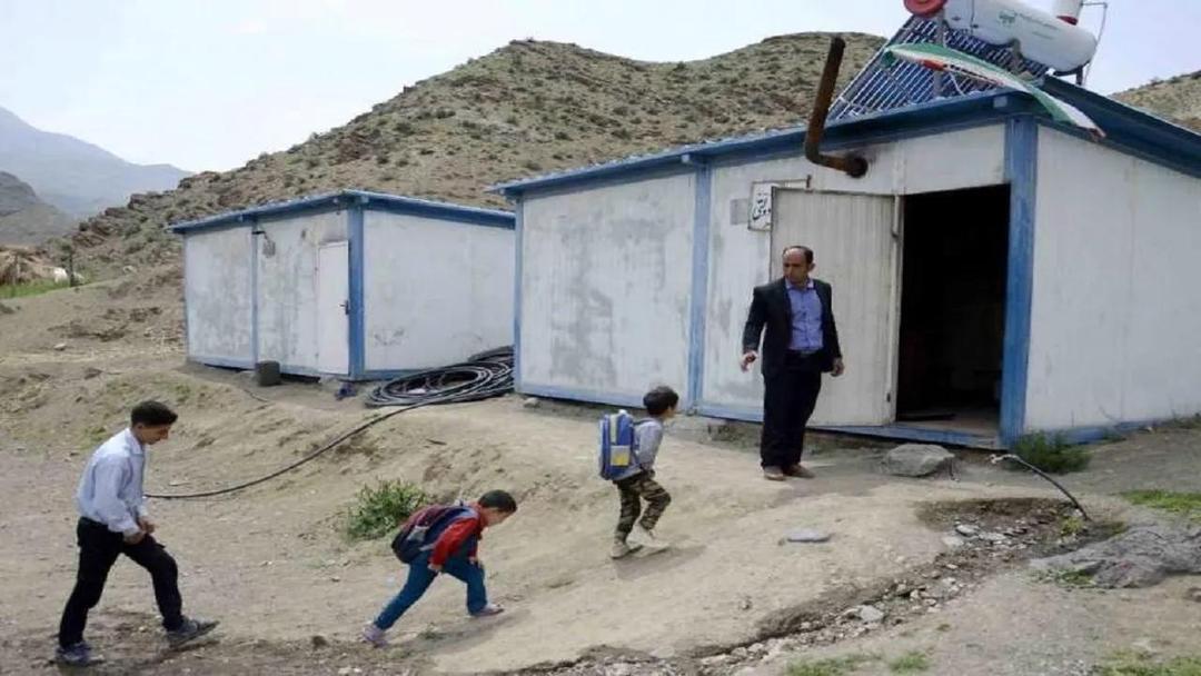 جمع شدن بخش زیادی از مدارس کانکسی و سنگی