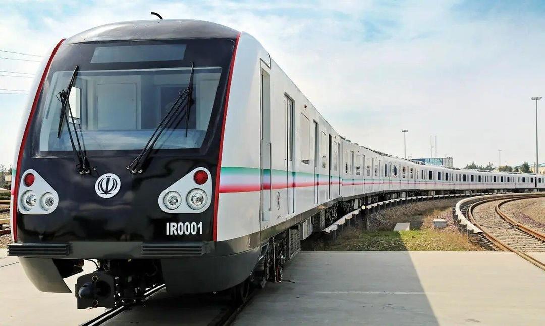 نخستین رام قطار ملی ۱۴ ماه زودتر از موعد آماده بهره‌برداری شد