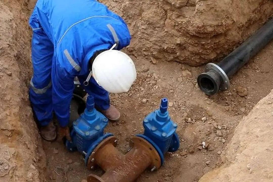 مقام مسئول: در تهران حدود ۲۰ تا ۳۰ درصد آب توزیع شده هدر می‌رود/ بخشی از آن ناشی از شکستگی‌ها و فرسودگی شبکه و قسمتی دیگر، مربوط به انشعاب‌های غیر مجاز و مصارف به حساب نیامده است