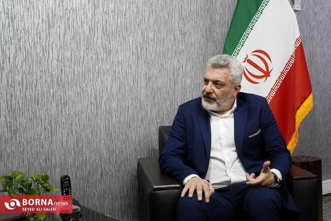 رئیس فدراسیون اسکواش: نگاه وزیر ورزش برای ما قوت قلب است/ اسکواش برای سلبریتی‌ها جذابیت ویژه‌ای دارد+ فیلم