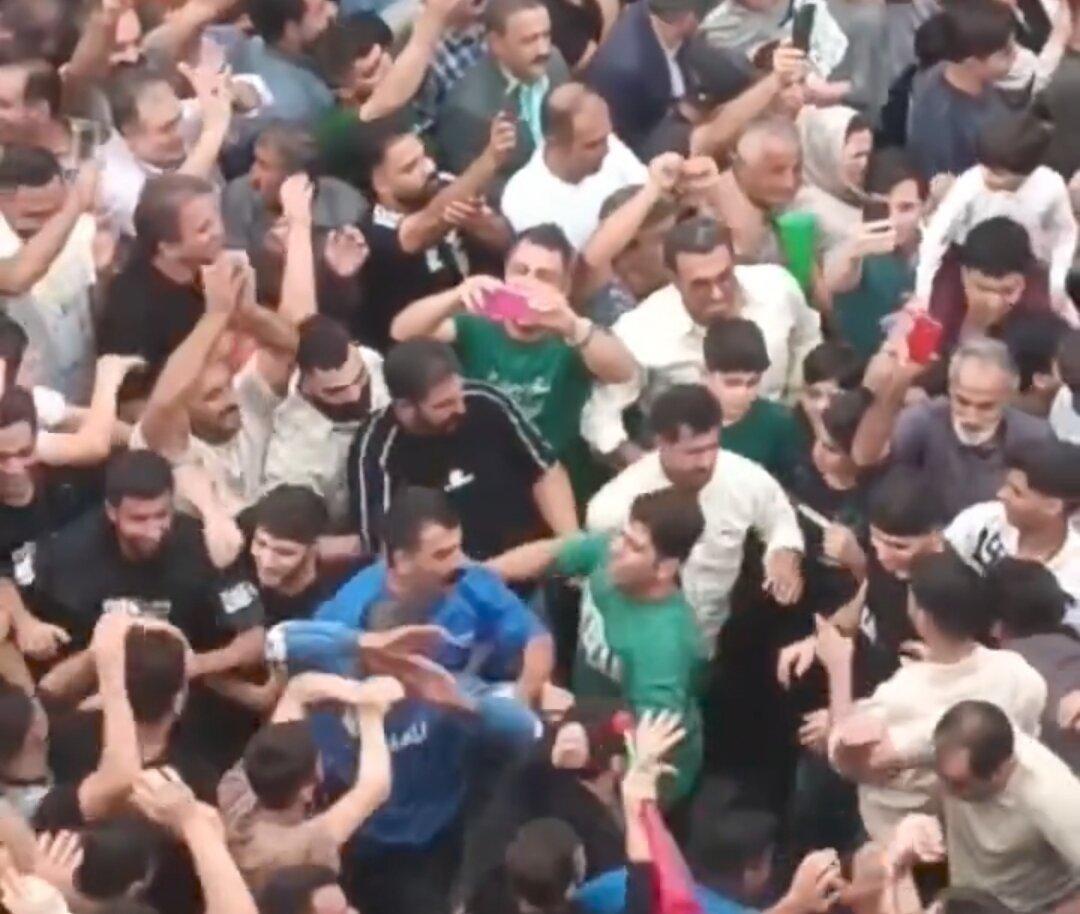 یک شهر به افتخار رحمان عموزاد رقصید | استقبال بی‌نظیر از پلنگ سیاه مازندران را ببینید