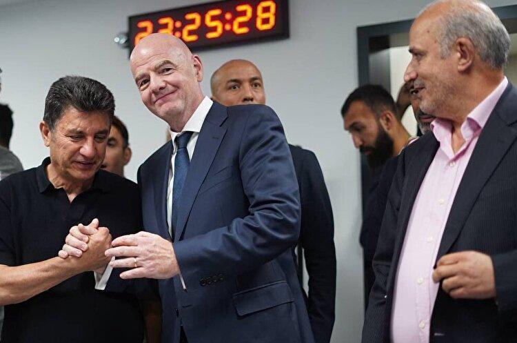 دبیر و کشتی‌گیران، تاج را به وجد آوردند/ اطمینان قلعه‌نویی از صعود در جام‌جهانی و چند ابهام