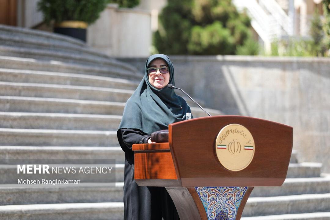 بررسی آیین‌نامه پاداش پایان سال اعضای هیئت مدیره در هیئت دولت