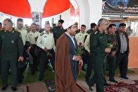 چهارمین روز هفته دفاع‌مقدس با غبارروبی گلزار شهدا