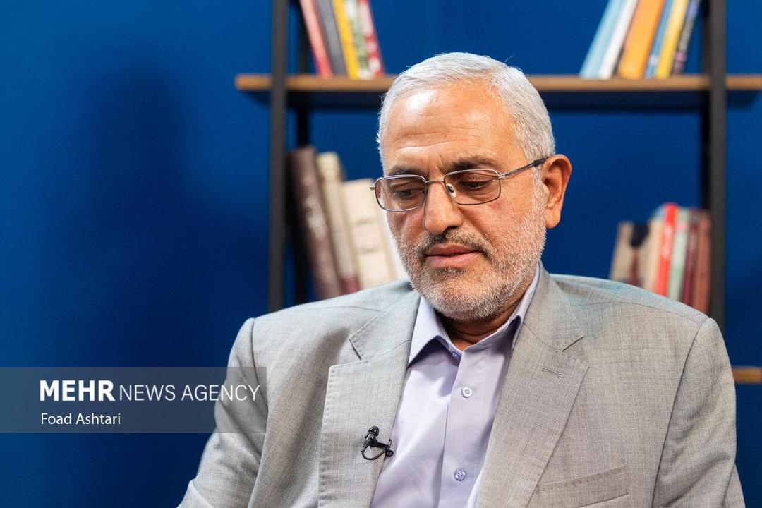 از ایستادگی ۱۰۰ نفر مقابل ۷۰۰ تانک تا غواصان بی‌ادعا