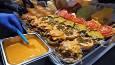 طرز تهیه برگر دوبل کره ای با سس پنیر و بیکن در خیابان‌های سئول (فیلم)