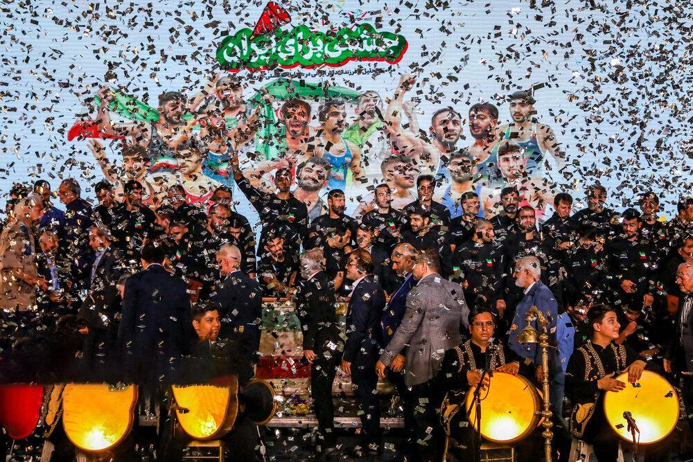 ستاره تیم ملی مشکوک به تب مالت + ویدئو