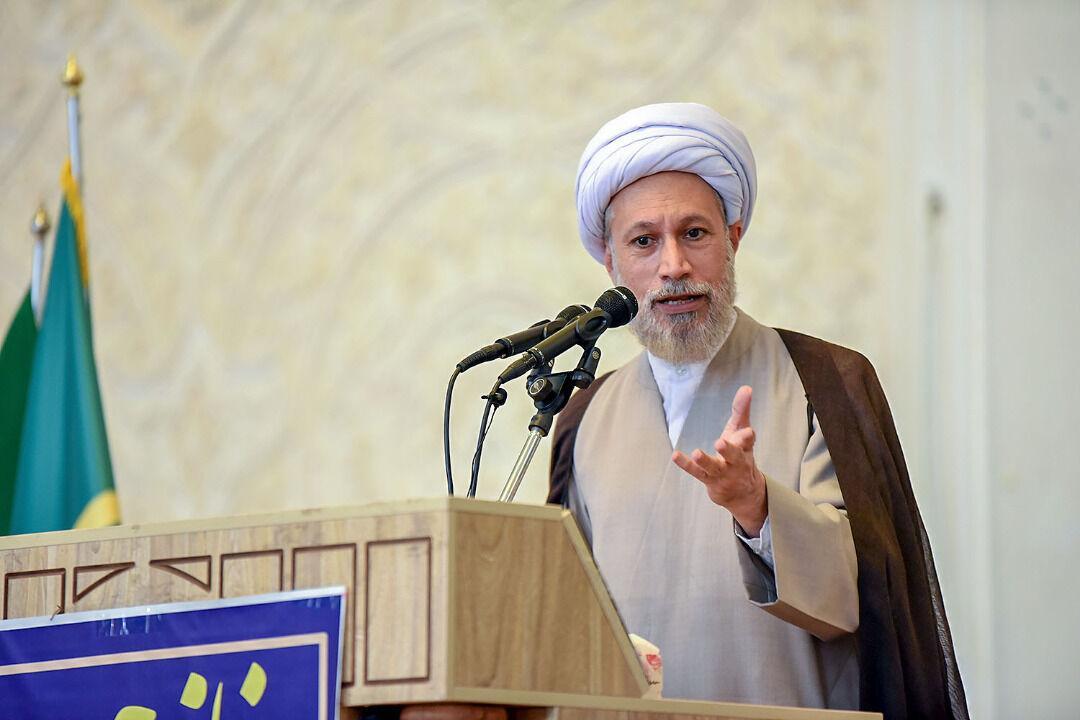 امام جمعه شیراز: اتحاد و انسجام در مقابل دشمن وظیفه همگانی است