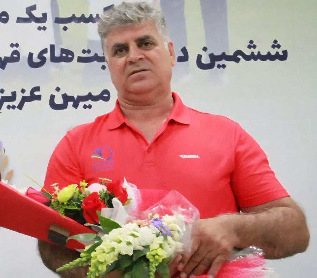 مربی لرستانی «مربی برتر سال» در رشته دوومیدانی شد