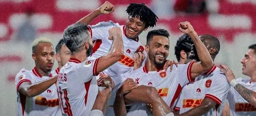 حریف استقلال مقابل تیم ۱۰ نفره متوقف شد