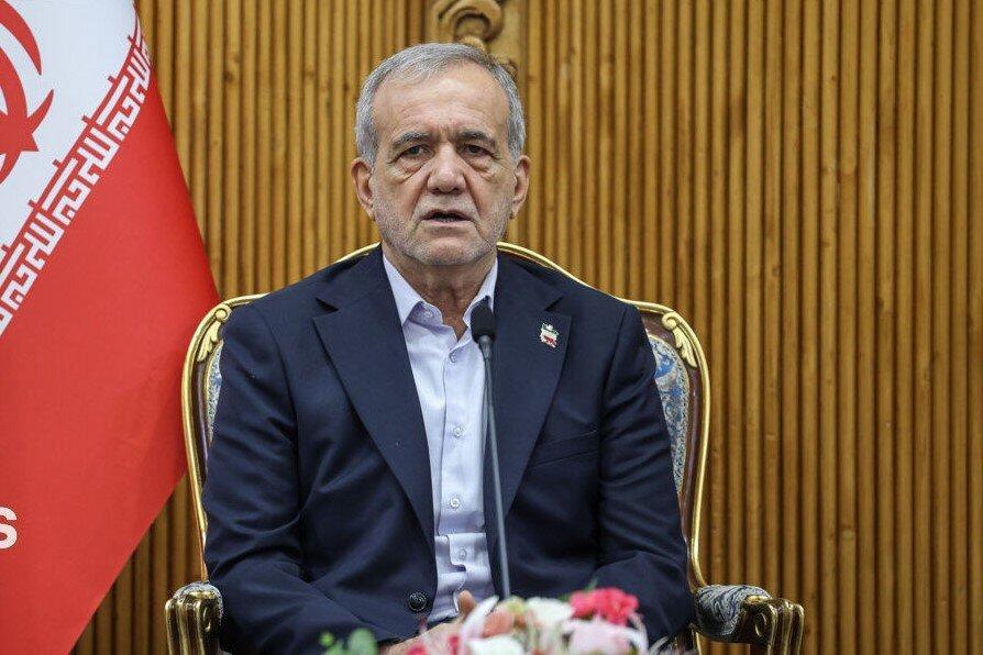 پزشکیان: آمریکا ایران ضعیف و ذلیل می‌خواهد | اروپا در مذاکرات اسنپ‌بک هر بار بهانه‌ای تازه آورد |‌نیویورک فرصتی برای تبیین مواضع کشور در سطح جهانی بود
