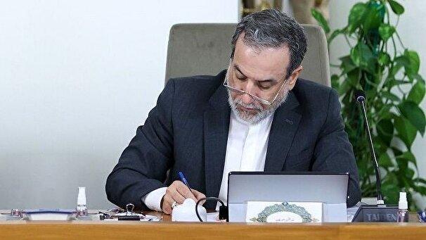عراقچی: تلاش آمریکا و اروپا برای احیای تحریم‌ها بی‌اعتبار است