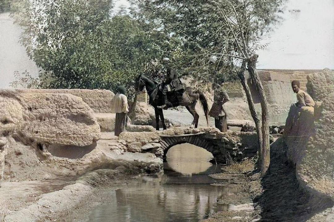 سفر به دوران قاجار؛ عوارضی اسب‌ها در کرج (عکس)