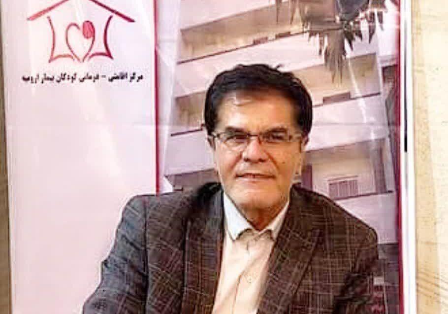 ۸۰۰ بسته آموزشی بین دانش‌آموزان نیازمند ارومیه توزیع شد