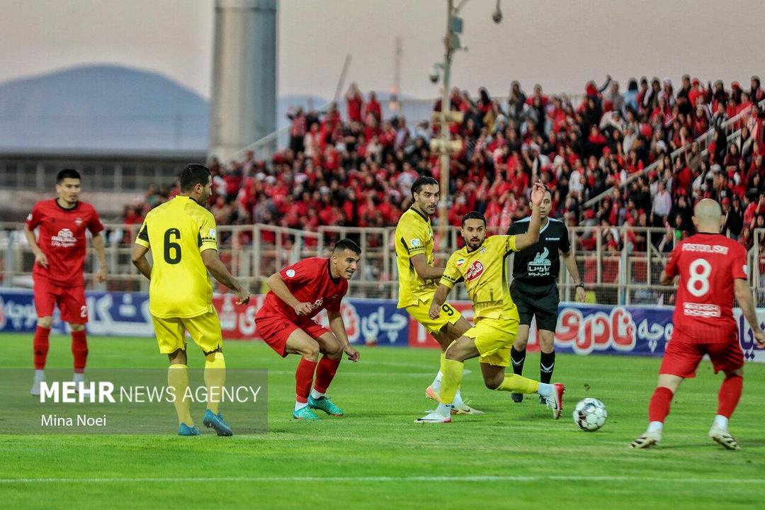 صدرنشینی تراکتور و ادامه «بی‌حالی» استقلال و پرسپولیس/طلسم سپاهان شکست