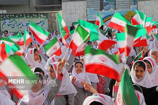 مدارس پایتخت با چهره‌ای نو سال تحصیلی را آغاز کردند