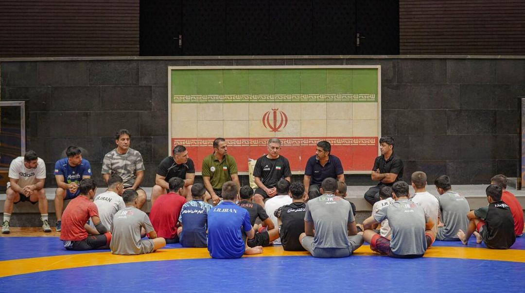 دبیر: از نام کشتی ایران در آسیا دفاع کنید