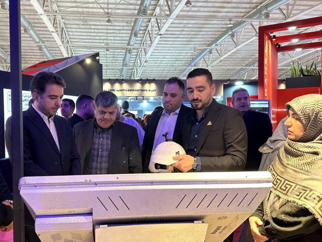 بازدید مهندس مهدی محرمی ریاست سازمان نظام مهندسی ساختمان تهران از غرفه گروه گشتاسپ در بیست‌وهشتمین نمایشگاه الکامپ