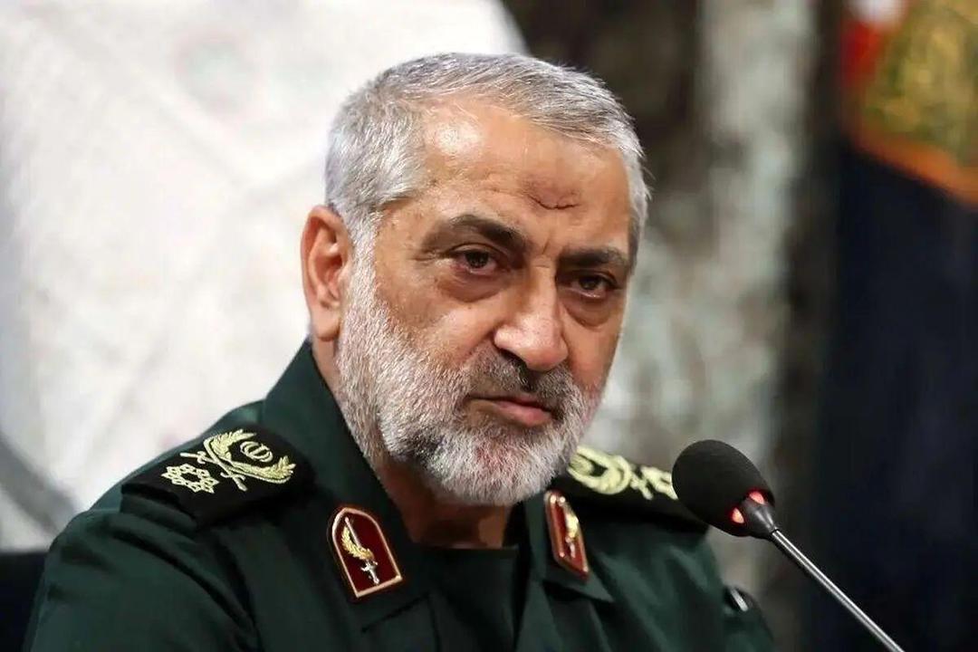 سردار شکارچی، سخنگوی نیرو‌های مسلح: آمریکایی‌ها غلط می‌کنند که می‌گویند ایران برد موشک‌های خود را کوتاه کند؛ چه کاره عالم هستند؟