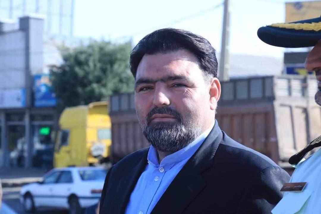 رونمایی از تمثال شهدای آبیک در ورودی شهر/ شهدا، ثمره درخت تنومند انقلاب