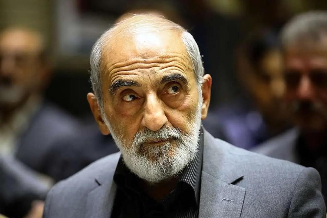 توصیه حسین شریعتمداری به مجلس: حالا که از NPT خارج نمی شویم، طرح سه فوریتی بدهید که بازرسان آژانس را راه ندهیم