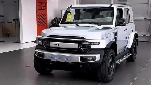 iCar V23؛ شاسی‌بلند الکتریکی چینی که شباهت زیادی به لندکروزر تویوتا دارد (فیلم)
