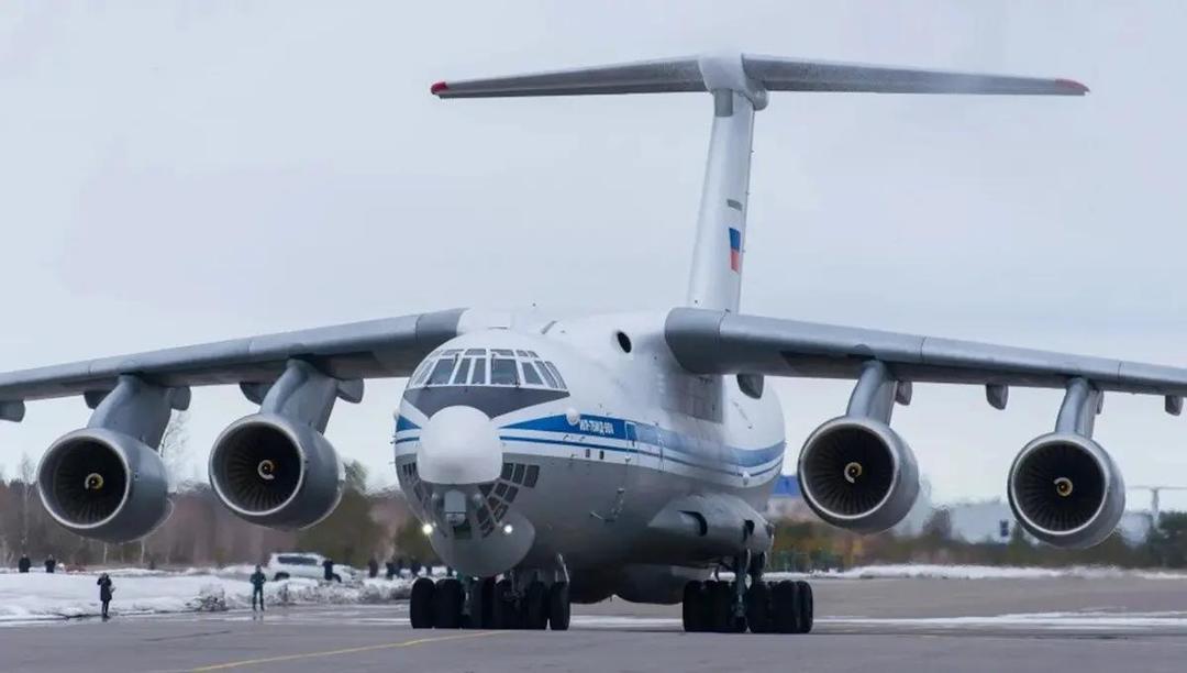 ایلیوشین IL-76 ؛ غول پرنده در فرودگاه فرانکفورت (فیلم)
