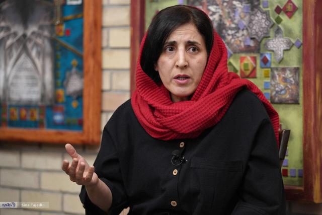 ببینید| جایی بگویی دکتر هستی مسخره‌ات می‌کنند، می‌گویند ۱۰۰ میلیون بده دکترا بگیر