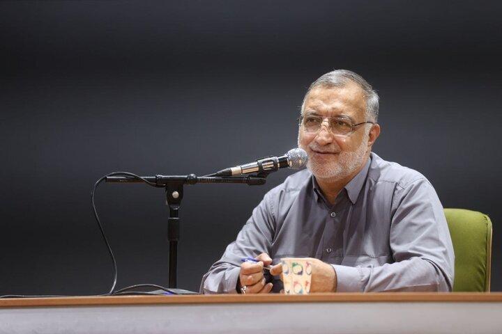 زاکانی:در آغاز کار، برخی پیش‌بینی می‌کردند، این مدیریت حتی ۲۰ روز دوام نمی‌آورد| برنامه دشمن فشار اقتصادی برای ناامیدی مردم است
