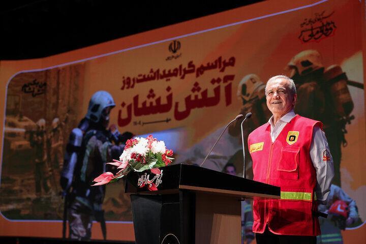 رئیس جمهور : خیال به زانو در آوردن ملت ایران یک خواب و خیال است