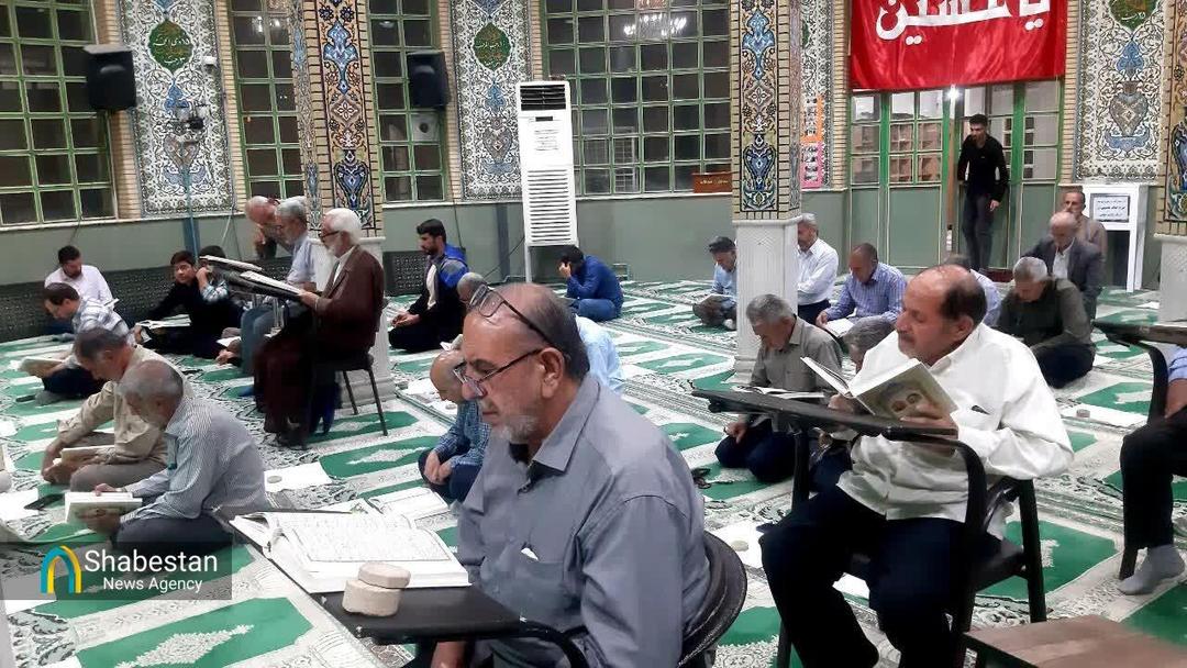 محفل انس با قرآن به مناسبت سالگرد شهادت سیدمقاومت و سردار نیلفروشان در مسجد سلمان فارسی