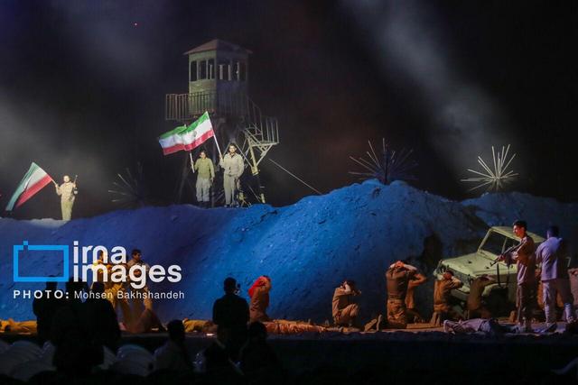 فیلم| نمایش میدانی رزمی ۱۸ هزار و یک در مشهد