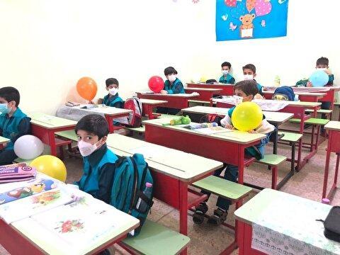 سخنگوی کمیسیون آموزش مجلس: کاهش سن ورود به آموزش رسمی از ۶ سال به ۵ سال در کمیسیون تصویب شد / دوره پیش‌دبستانی در ۵ سالگی اجباری می‌شود / ساختار آموزشی به تدریج از الگوی «۳-۳-۶» به «۳-۳-۵-۱» تغییر خواهد کرد / کودکان یک سال زودتر وارد مدرسه می‌شوند و زودتر دیپلم می‌گیرند / هدف ما این است که این مصوبه در صحن علنی تصویب و تبدیل به قانون شود