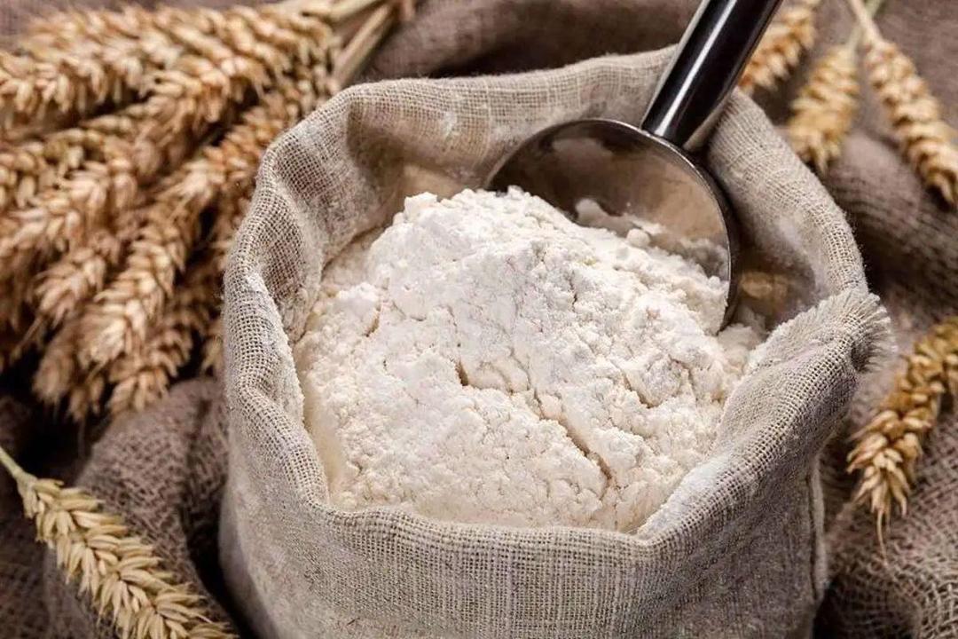 قاچاق آرد، پر سودتر از هروئین شد؟ / اتاق اصناف ایران: حذف آرد یارانه‌ای نه تنها به شفاف‌سازی کمک می‌کند، بلکه می‌تواند حداقل ۳۵ درصد مصرف را کاهش دهد