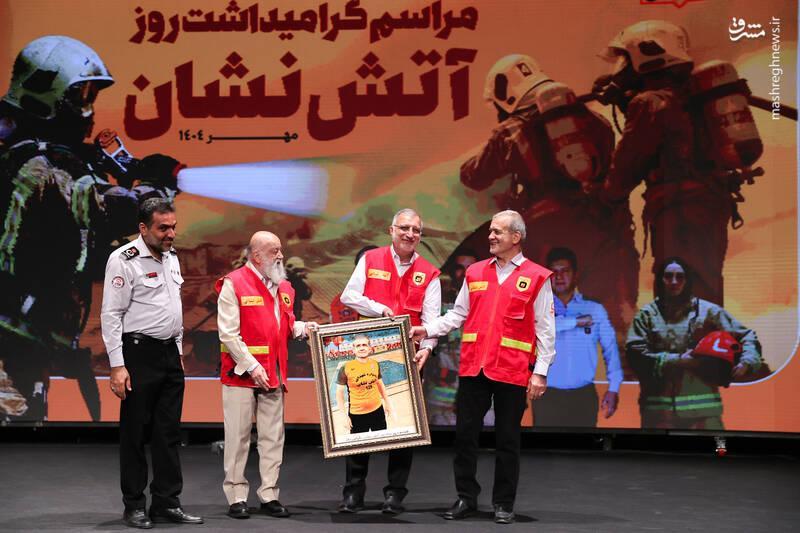 فیلم/ آتش‌نشانان رئیس‌جمهور را غافل‌گیر کردند