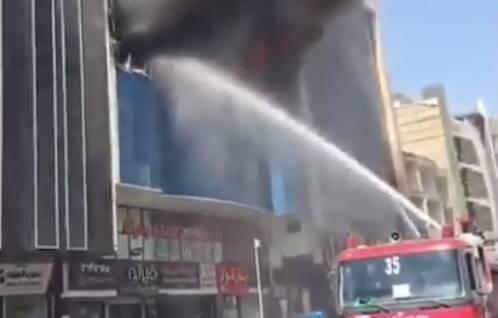 فیلم/ وقوع آتش سوزی در منطقه زیونه در شرق بغداد