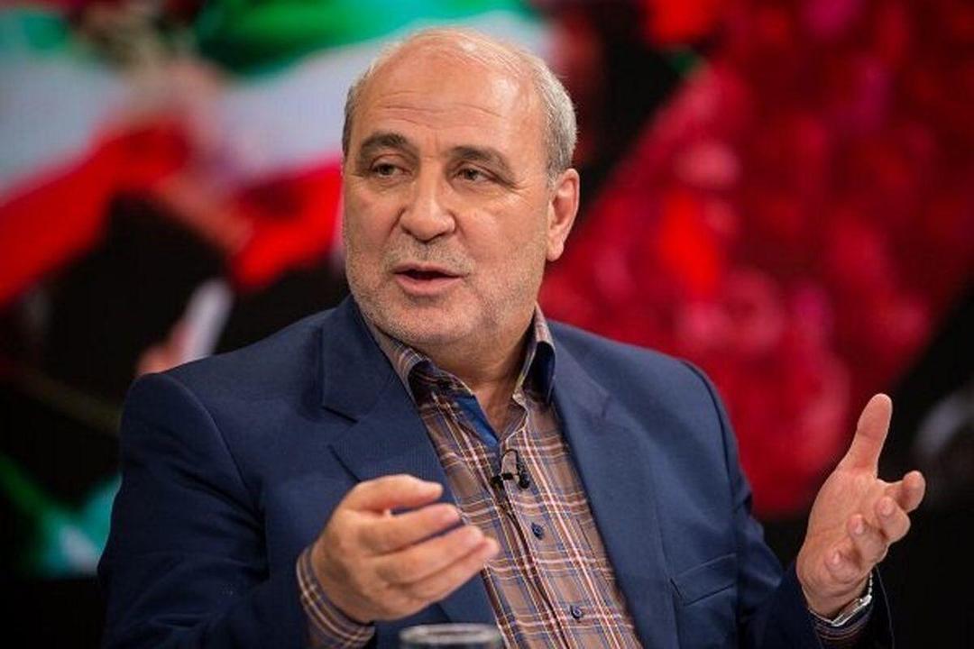 برخی افراد در جامعه به جای دعوت به آرامش و ارائه واقعیات، از این وظیفه شانه خالی می‌کنند