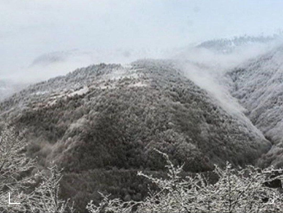 برف پاییزی در راه گلستان