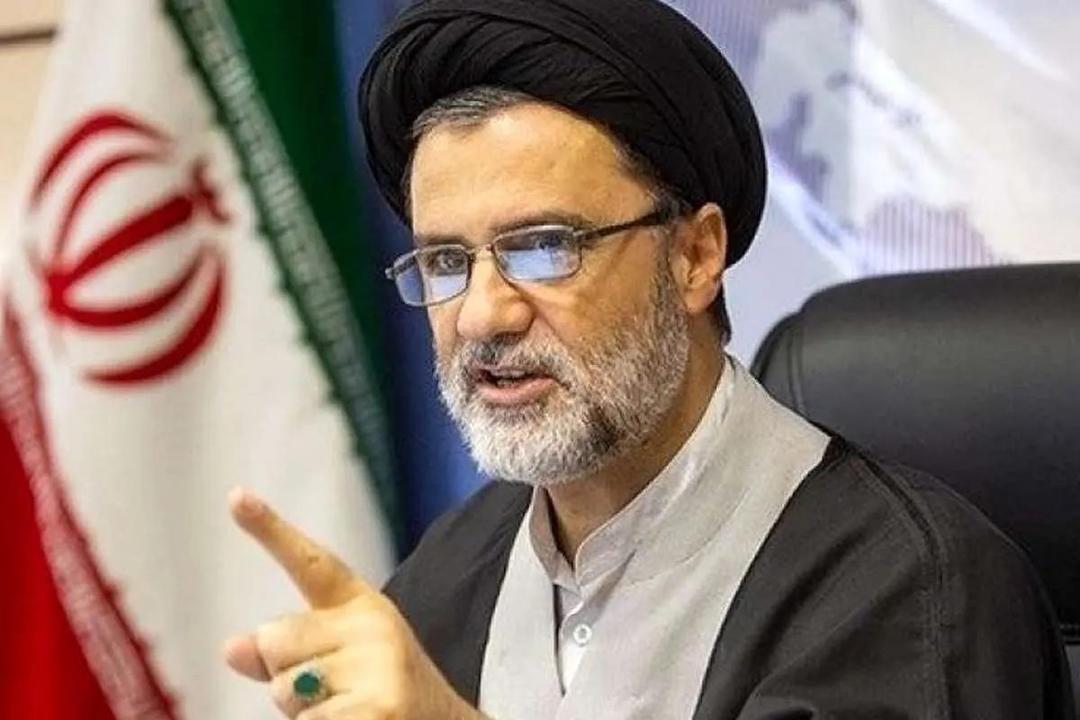 ادعای نماینده مجلس: روحانی مجوز بازدید از مراکز نظامی را به غربی‌ها داد