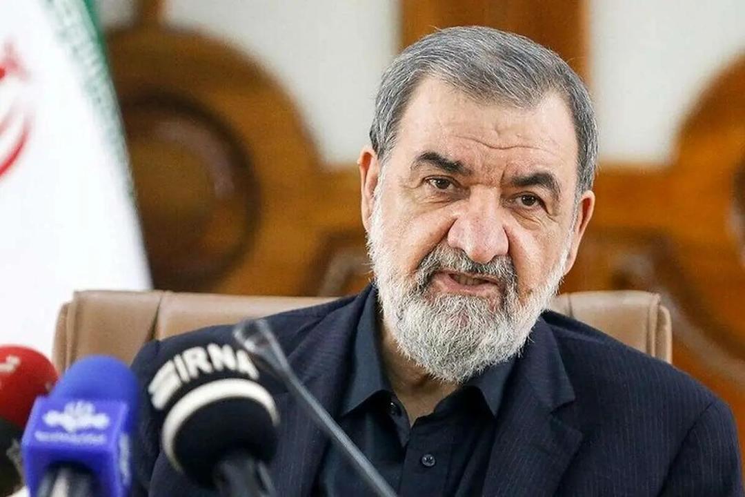 محسن رضایی: چرا رسانه‌ها دنبال گمانه‌زنی‌ درباره جنگ هستند؟ هم اکنون درگیر جنگ همه جانبه ایم