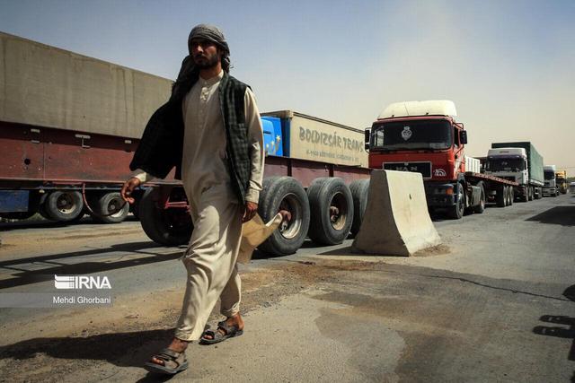 قطع اینترنت افغانستان خروج کامیون از مرز دوغارون را متوقف کرد