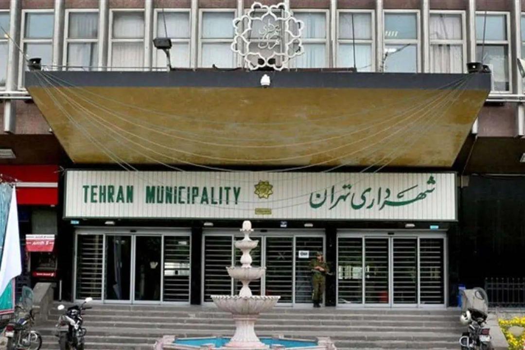 سروری، عضو شورای شهر: ۲ سال محرومیت از مسئولیت‌های دولتی برای فرد مطرح‌کننده شایعه پست‌فروشی در شهرداری تهران/ صدور حکم بدوی ۱۵ ماه حبس برای خبرنگار منتشرکننده این خبر