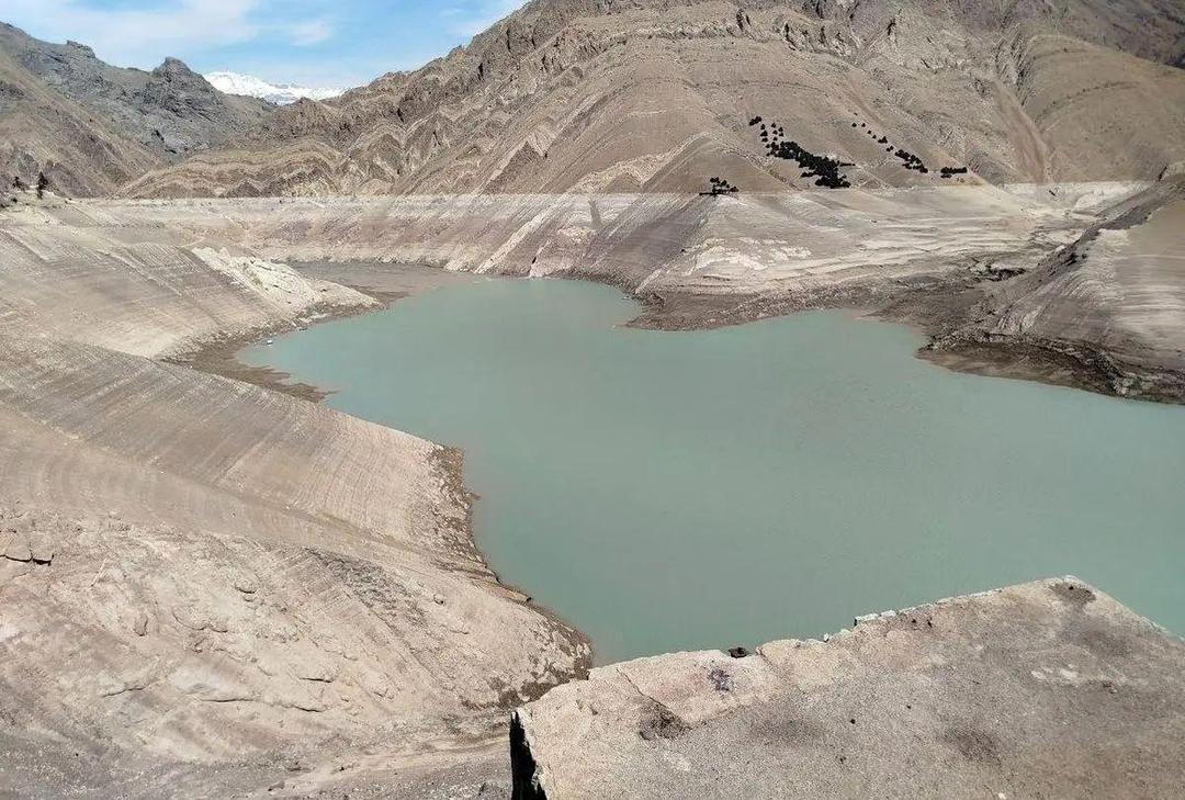 مجموع ذخایر آبی پنج سد اصلی تهران، تنها ۱۴ درصد است/ پایتخت در آغاز پاییز با یکی از کمترین سطوح ذخایر آبی سال‌های اخیر روبه‌رو شده