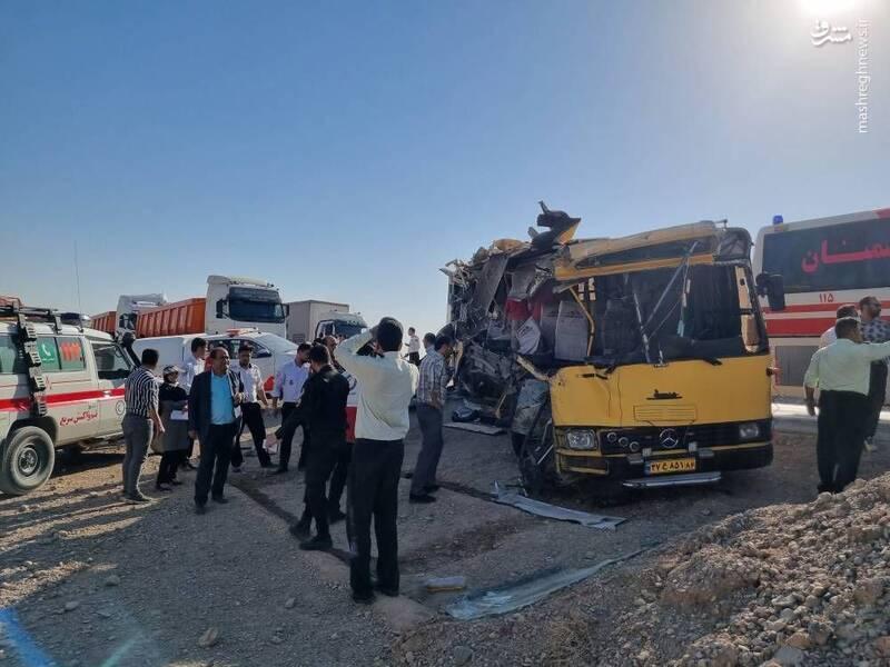 عکس/ تصادف مرگبار اتوبوس حامل دانشجویان در سمنان