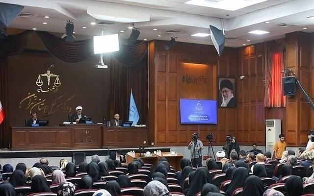 فیلم/ منافقین چگونه با دشمنان این کشور هم دست شدند؟