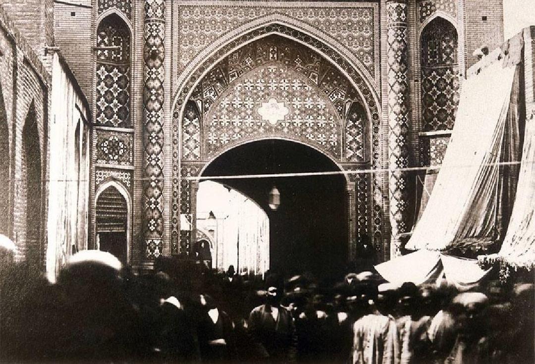 کتیبه‌ی ناصری سردر بازار عبدالعظیم (عکس)
